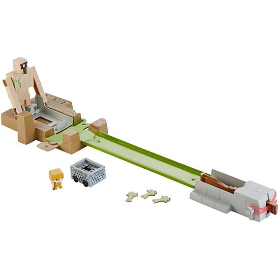  Minecraft Hot Wheels Golem Toss Play Set 
