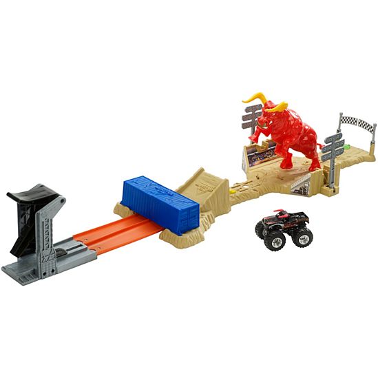  Hot Wheels Monster Jam El Toro Loco Showdown Play Set 